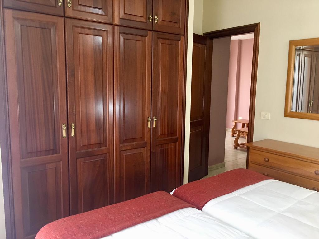 Apartamentos Edalmar Frontera Kültér fotó