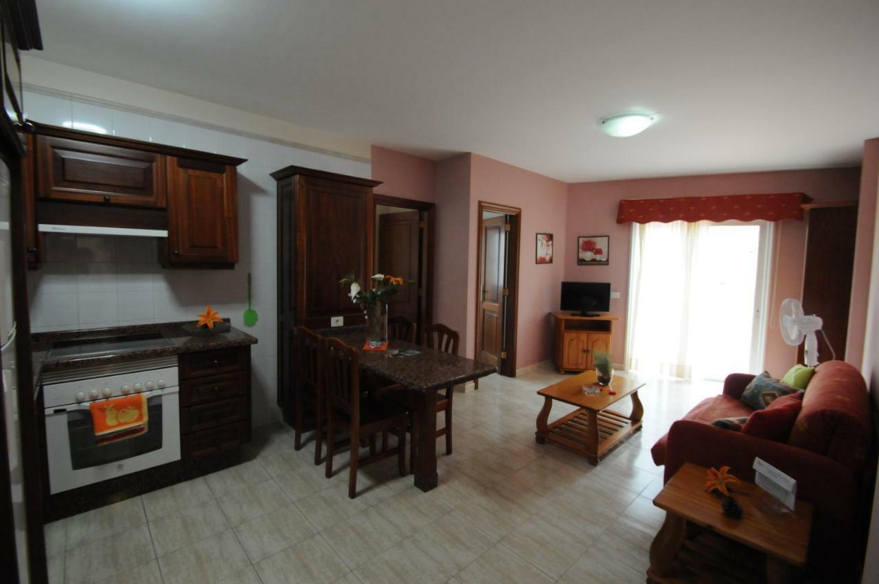 Apartamentos Edalmar Frontera Kültér fotó